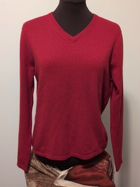 100% Cashmere Croft & Barrow Red V-Neck Women's Sweater